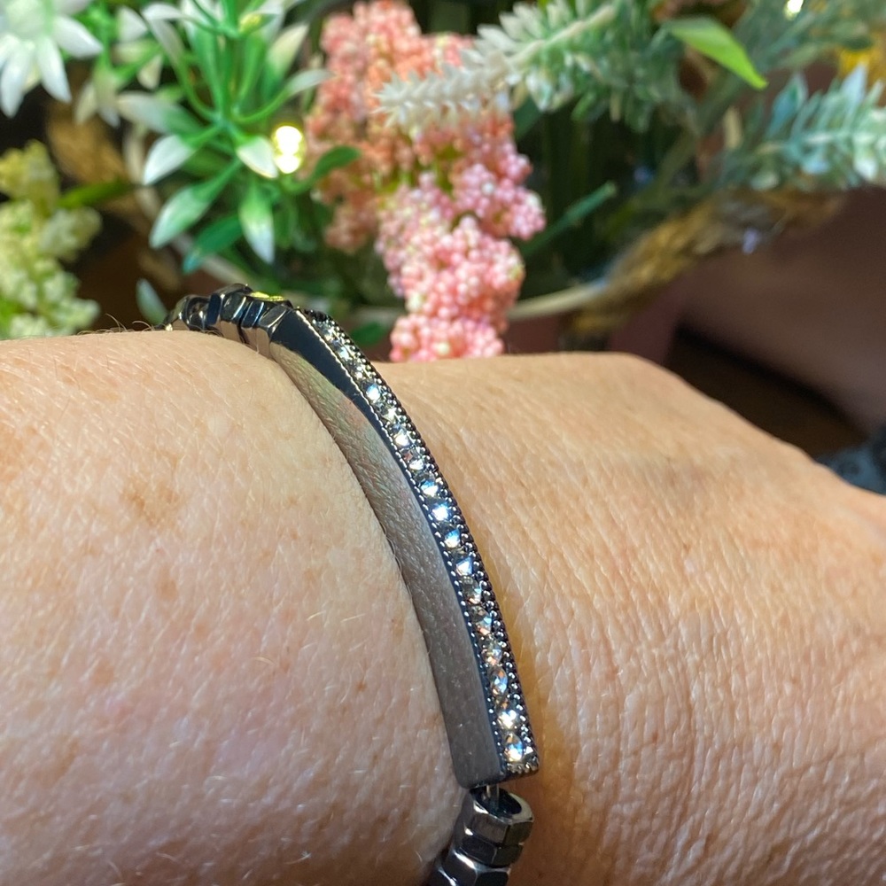 NWT SERENA TENNIS STRETCH BRACELET FUNKY HEMATITE METAL NUGGETS STYLISH - Picture 5 of 11